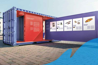 Seecontainer mit Ausstellungsstücken der Wanderausstellung #StolenMemory